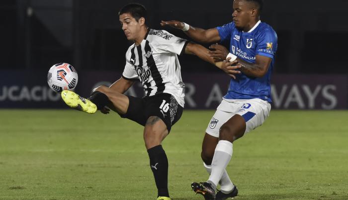 Los jugadores de la U. Católica carecieron de buena definición para ganar la serie.