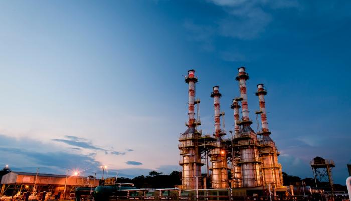 Petroecuador pagará sus deudas con petróleo.