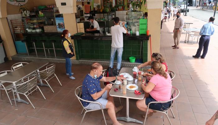 Espacio. El local debe medir 12 metros cuadrados.