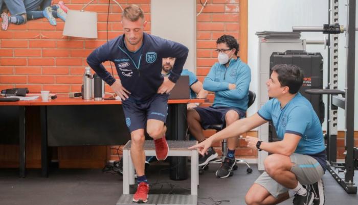 Damián-Díaz-entrenamiento-casa-selección