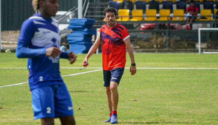 Paúl-Vélez-Delfín-entrenador