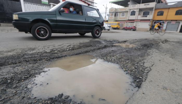 huecos en calles de Mi(33153559)