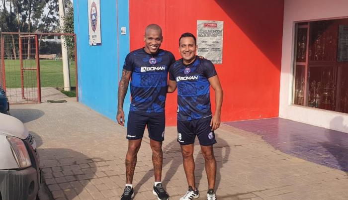 Bryan-Rodríguez-Olmedo-delanteros