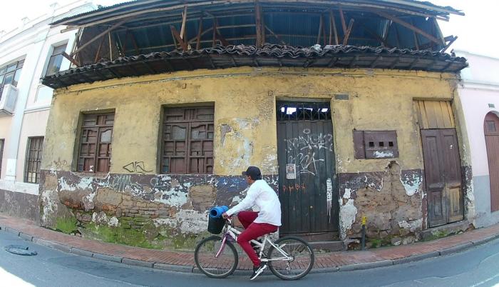 El barrio 5 de junio tiene viviendas a punto de colapsar.