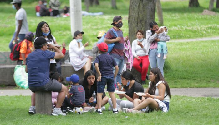 PARQUES DE QUITO (33187407)