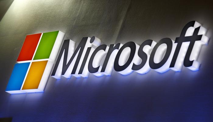 Tras conocerse la noticia, las acciones de Microsoft descendían un ligero 0,20 % al inicio de la sesión en Wall Street, mientras las de Nuance se disparaban un 18 %.