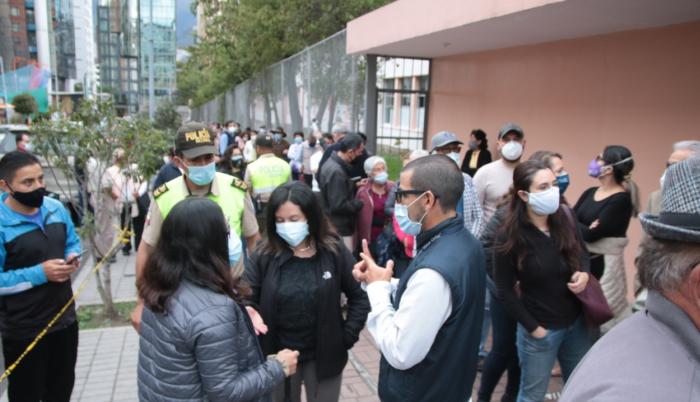 La vacunación genera nuevas filas en la capital.