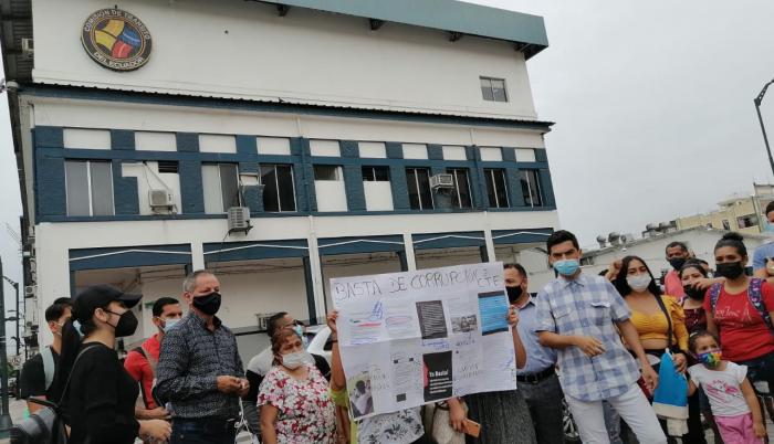 Jóvenes aseguraron haber gastado hasta 1.000 dólares entre pruebas físicas, médicas, del polígrafo, entre otros trámites.