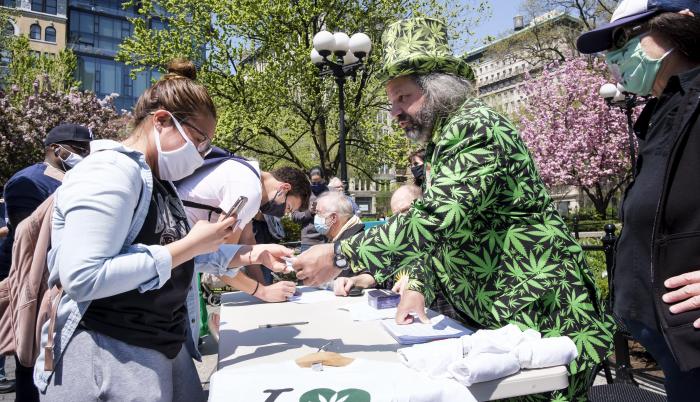 MARIHUANA NUEVA YORK