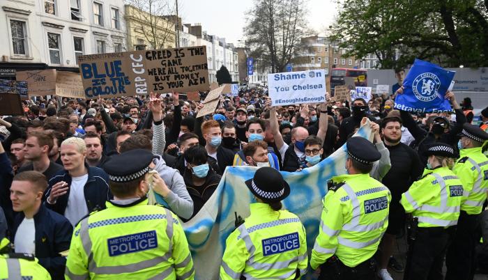 PROTESTAS-STAMFORD-BRIDGE-SUPERLIGA