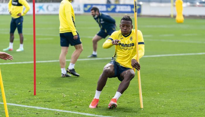 PERVIS-ESTUPIÑÁN-VILLARREAL-EUROPA-LEAGUE