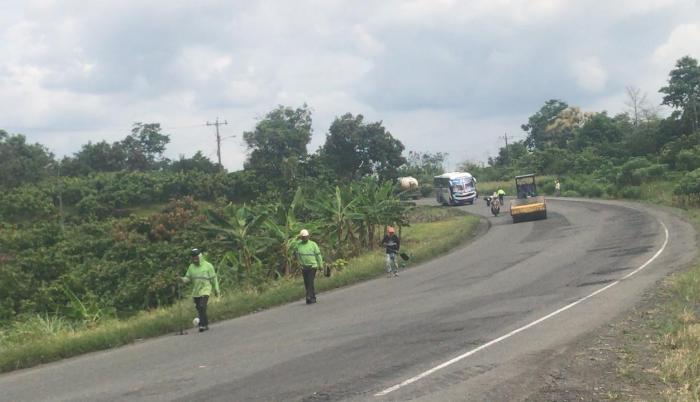 Foto 1 MTOP trabajos rebacheo abril 2019