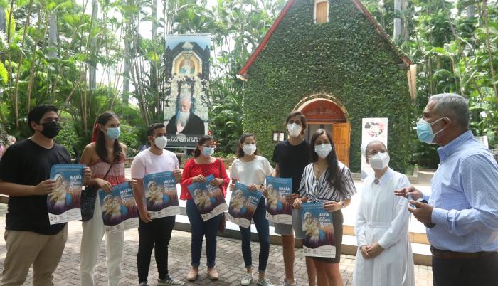 FIELES DEL SANTUARIO (33256734)