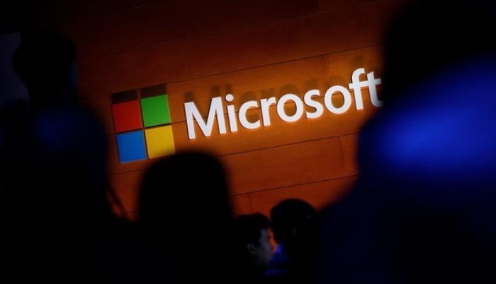 El pasado 28 de abril, una jueza del Tribunal de Reclamaciones Federales de EE.UU. rechazó dos mociones presentadas por el Gobierno y por Microsoft que le pedían que desestimara las objeciones presentadas por Amazon, garantizando así la continuidad de la