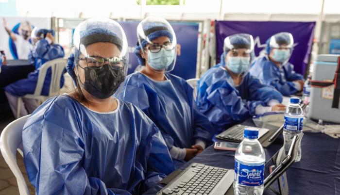 Cierto personal municipal que no aparece en nómina trabaja en temas de pandemia.