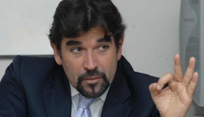 Carlos Vera