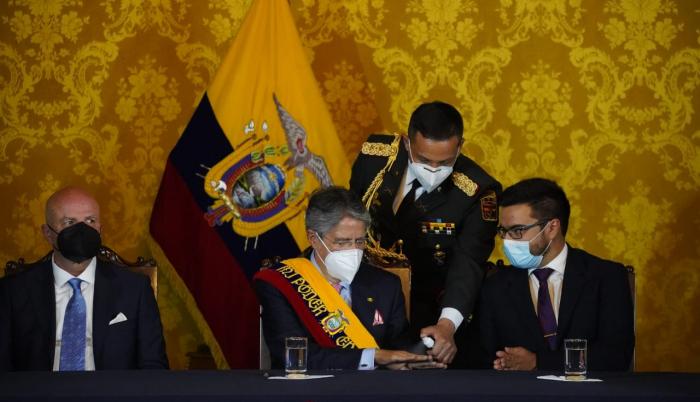 El primer decreto firmado fue la posesión de Fabián Pozo Neira como secretario jurídico de la Presidencia.