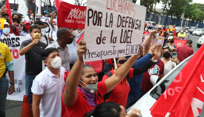Protesta de la UNE
