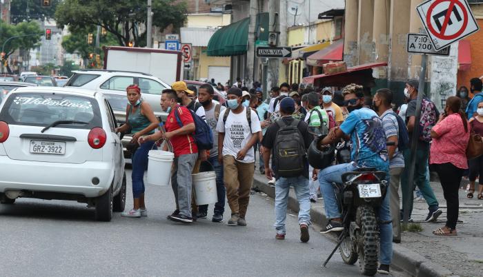 Caos. La movilización sin buses es cada vez más cruenta. Guayaquil gasta hasta tres veces más en pasaje.