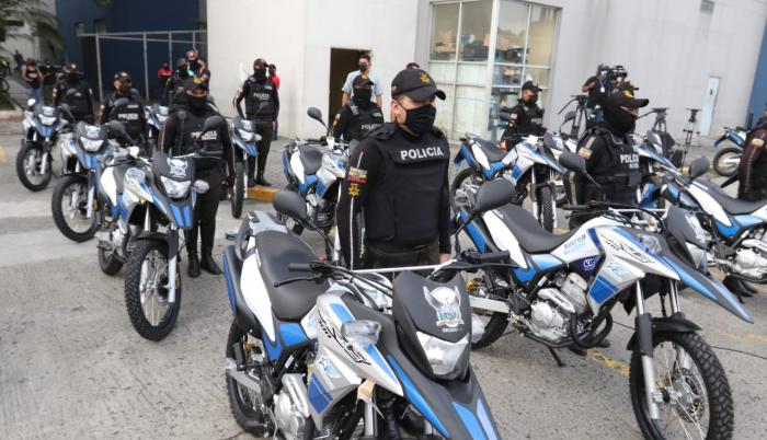 Motos