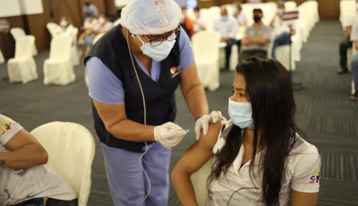 Lucia Yépez lucha vacunación