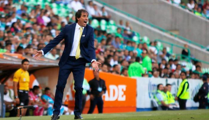 Guillermo-Almada-Santos-entrenador