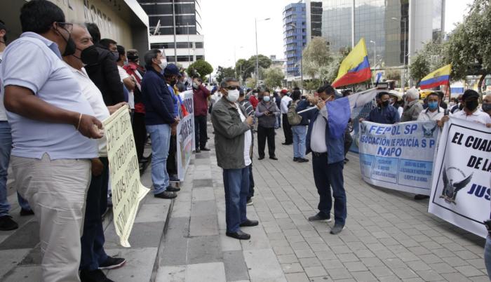 PROTESTA ISSPOL