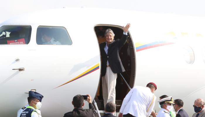 Guillermo Lasso en el avión