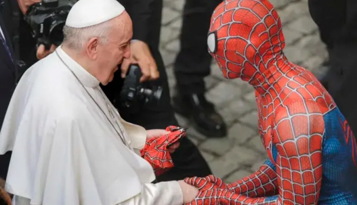 Papa-Francisco-Audiencia-Spiderman-Pablo-Esparza-ACI-23062021