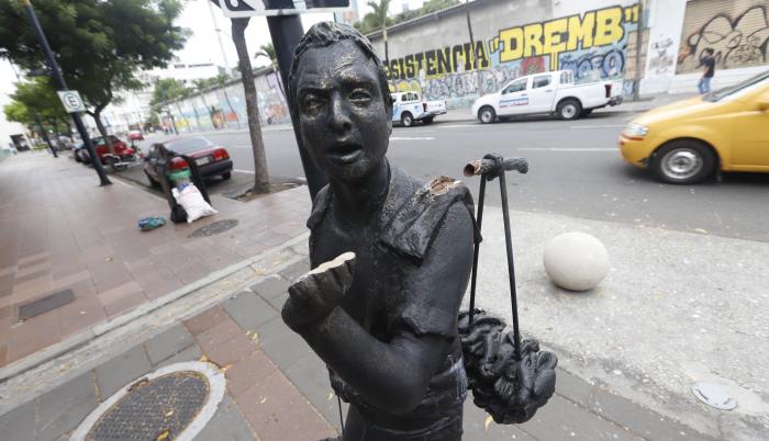 Obra. El monumento afectado está ubicado en la calle Panamá y Loja.