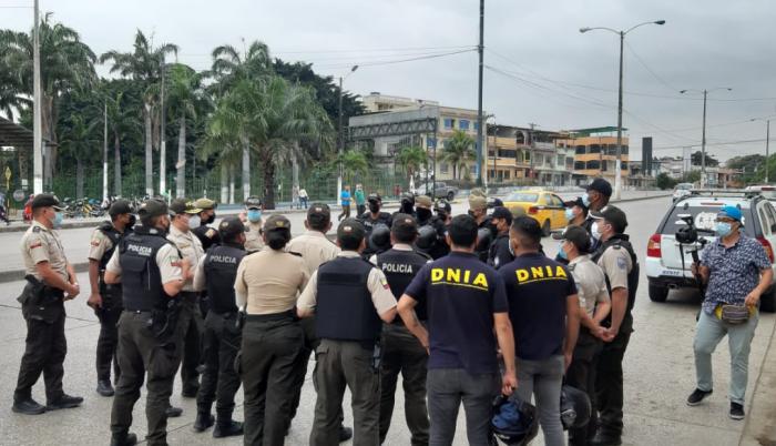 policias