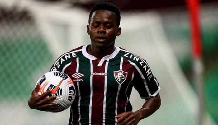 Juan-Cazares-volante-Fluminense