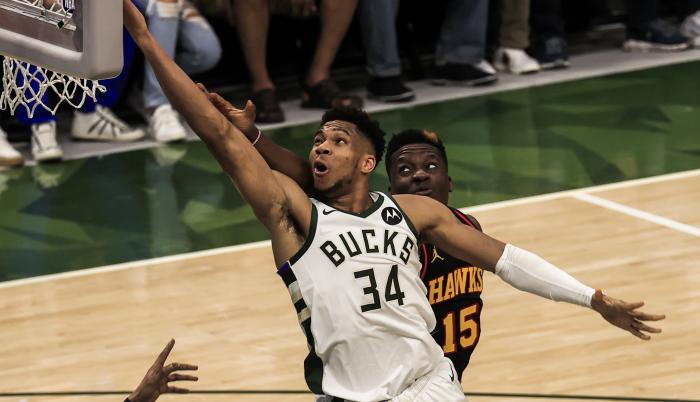 Giannis Antetukuonmpo Milwaukee Bucks