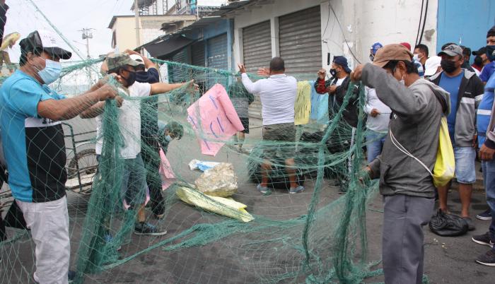 Nadie pasa al puerto se escuchaba decir