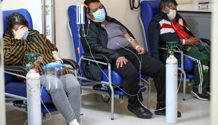 Vista de la unidad de emergencia con pacientes covid-19 del hospital Iess del Sur en Quito (Ecuador).