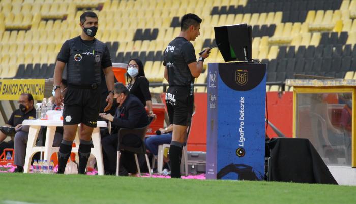 Clásico-Emelec-Barcelona-VAR