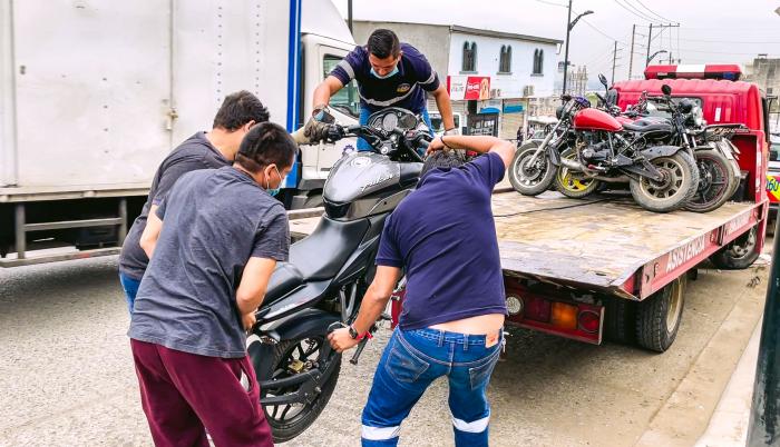 detienen a motos