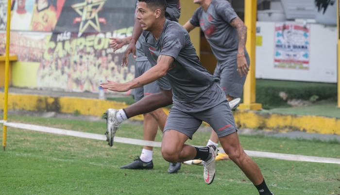 Fernando-León-defensa-Barcelona