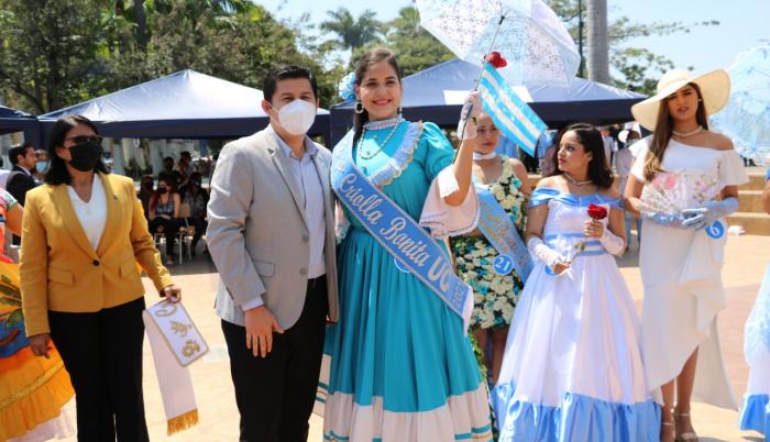 La Universidad de Guayaquil eligió a su 'Criolla Bonita' en homenaje a la  ciudad