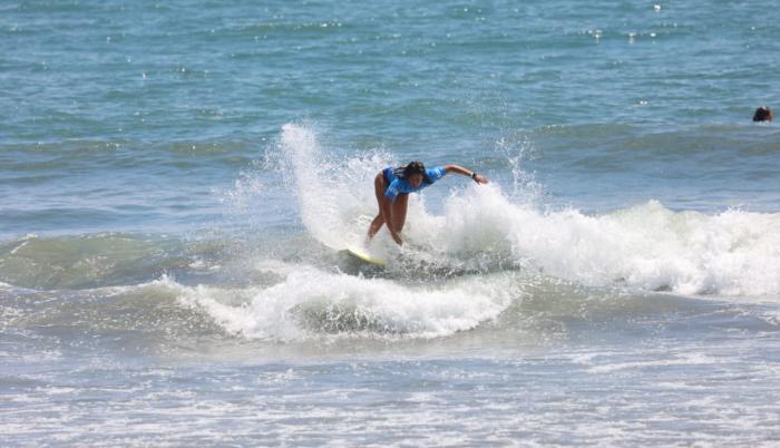 Mimi-Barona-surf-Tokio2020