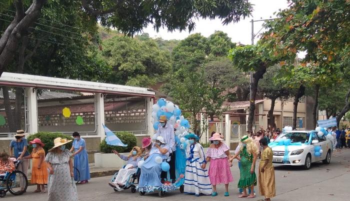 desfile juliano INC