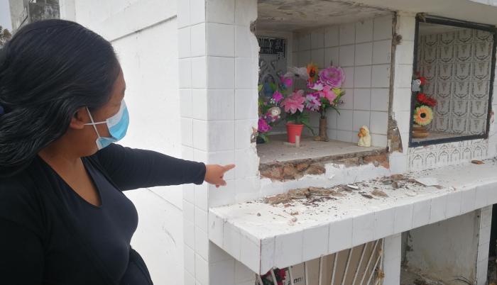 LAS REJAS SON SACADAS POR LOS CHAMBEROS