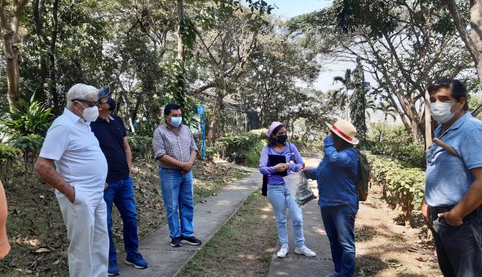 Visita. Una evaluación reciente en el Jardín Botánico de Guayaquil.