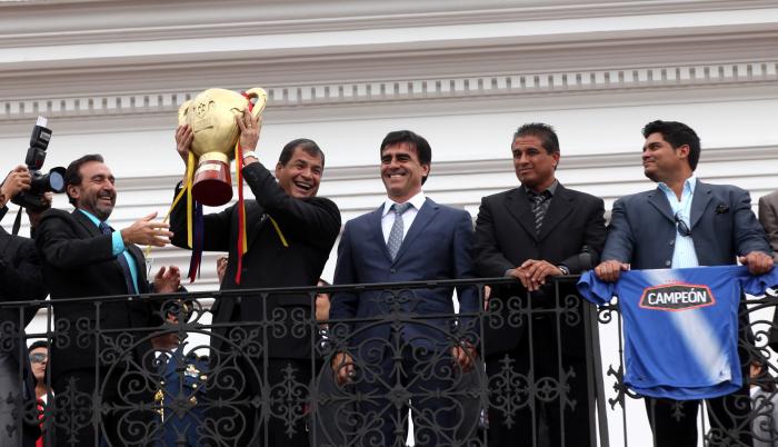 Rafael-Correa-Emelec-Préstamo