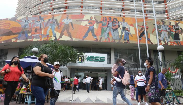 FOTO 1 IESS edificio Guayquil