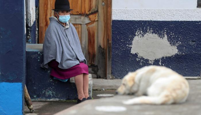 En Ecuador la población que se considera de origen indígena asciende a entre el 6 y 7 %, con 14 nacionalidades y pueblos algunas de ellas en peligro de extinción y diez de las cuales, según un video proyectado, están en la Amazonía