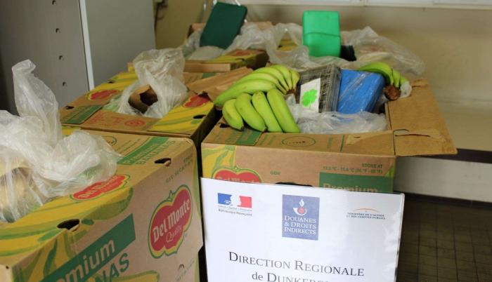 Las autoridades francesas anunciaron este martes la incautación en el puerto de Dunkerque de 416 kilos de cocaína que estaban escondidos en cajas de plátanos procedentes de Colombia, un alijo valorado en 31 millones de euros en el mercado ilícito.