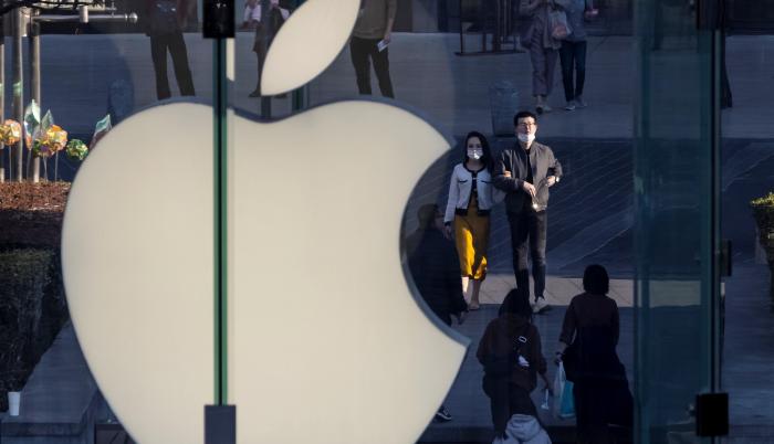 La tecnológica Apple se ha disparado en bolsa bajo el mando de Tim Cook, quien desde su llegada al puesto de consejero delegado, en 2011, ha contribuido a elevar su capitalización de 350.000 millones a los 2,48 billones que se registraban este miércoles.