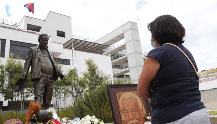 Estatua-Rodrigo-Paz-homenaje