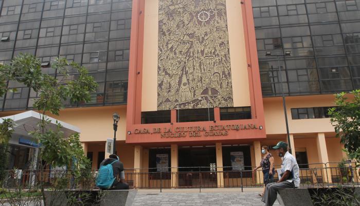 Escenario. Aspecto exterior de la Casa de la Cultura, Núcleo del Guayas, que tuvo que cancelar elecciones.